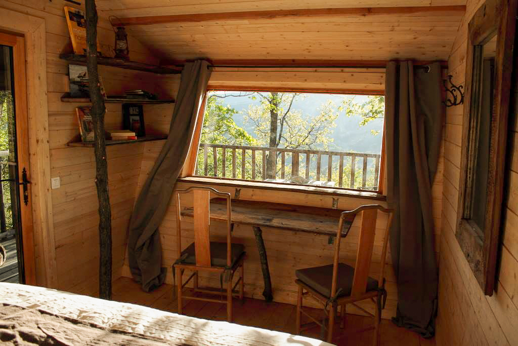 cabane de la bannette lit vue mai 16 3 cabane de la bannette lit vue mai 16 3